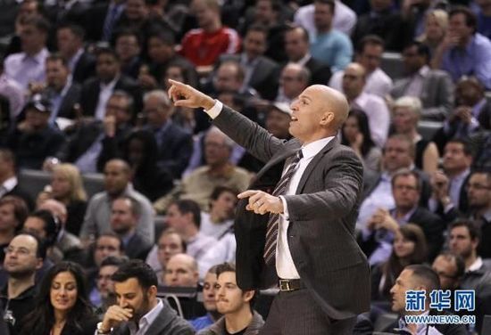 猛龙队队内外援拉开差距实现连胜的原因