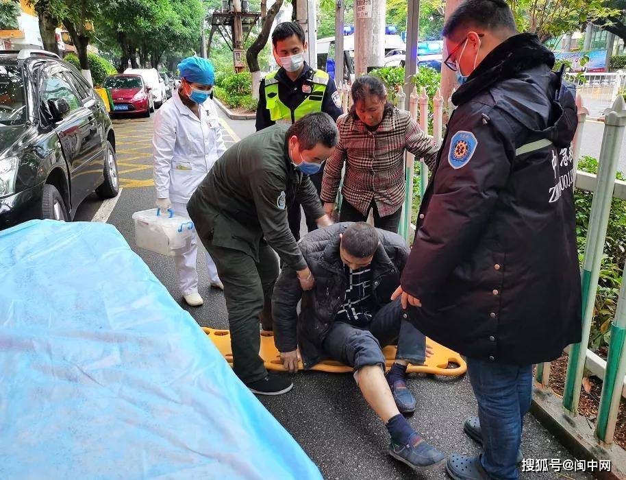 在一场比赛中双方各有一次不超过几分钟的暂停 在一场比赛中双方各有一次不超过几分钟的暂停